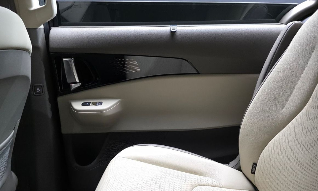 Kia Carnival 9-Seater Gravity, 2025