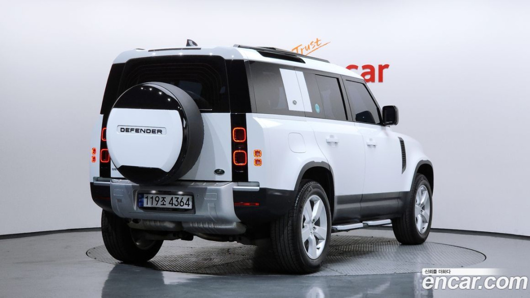 Land Rover Defender 110 D300 HSE, 2023