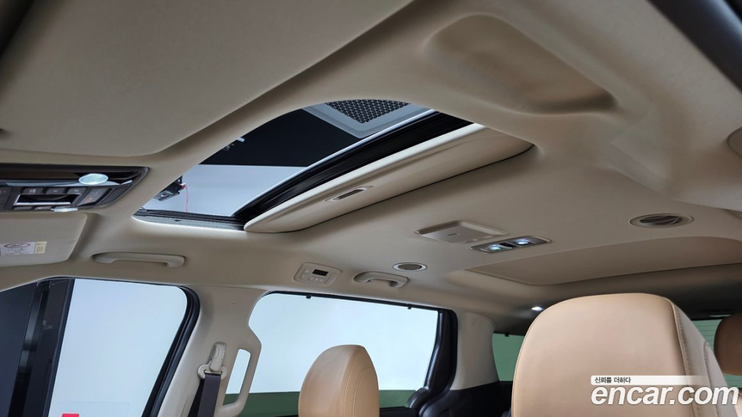 Kia Carnival 7-Seater Signature, 2022