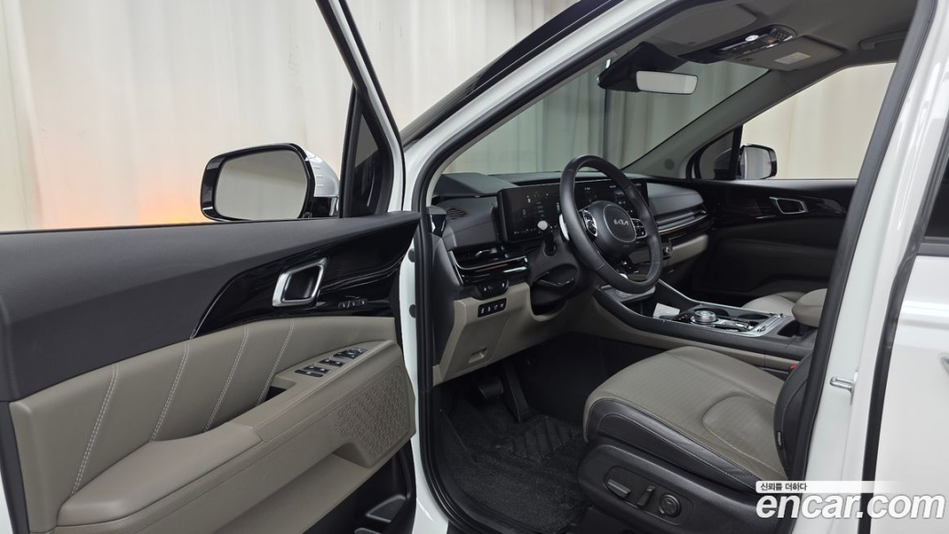 Kia Carnival 7-Seater Signature, 2024
