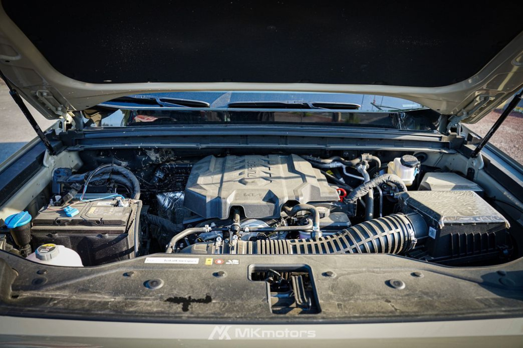 Kia Tasman 2.5T Gasoline 4WD, 2026