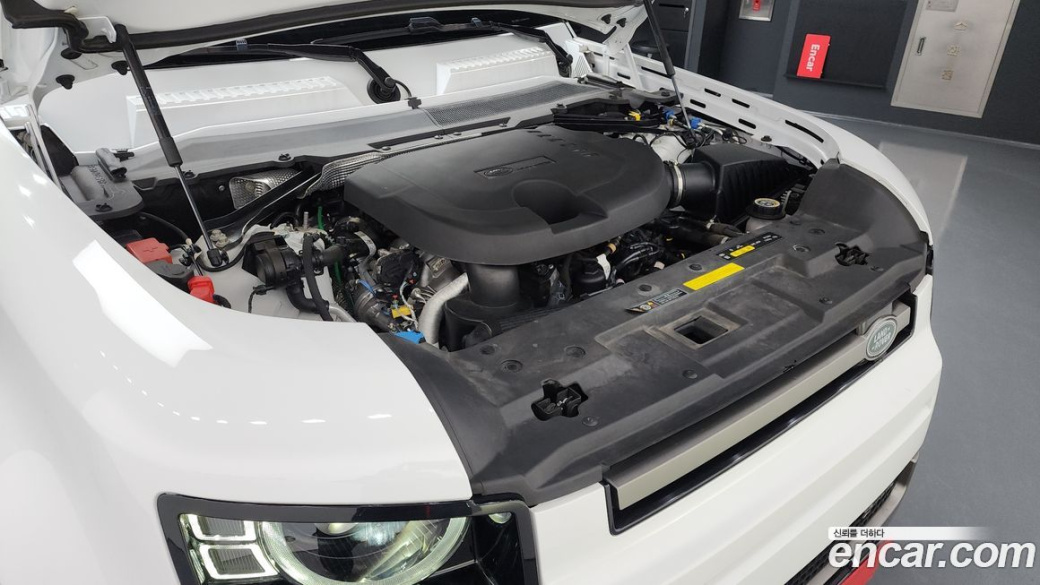 Land Rover Defender 130 D300 X-Dynamic HSE, 2023