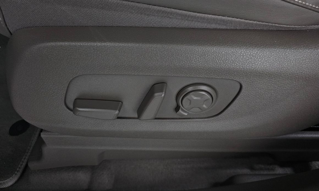 Kia Carnival 7-Seater Signature, 2024