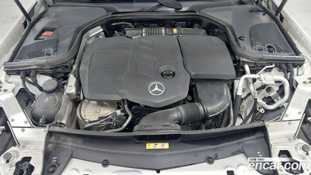 Mercedes-Benz E-Class E220d 4MATIC Exclusive, 2022