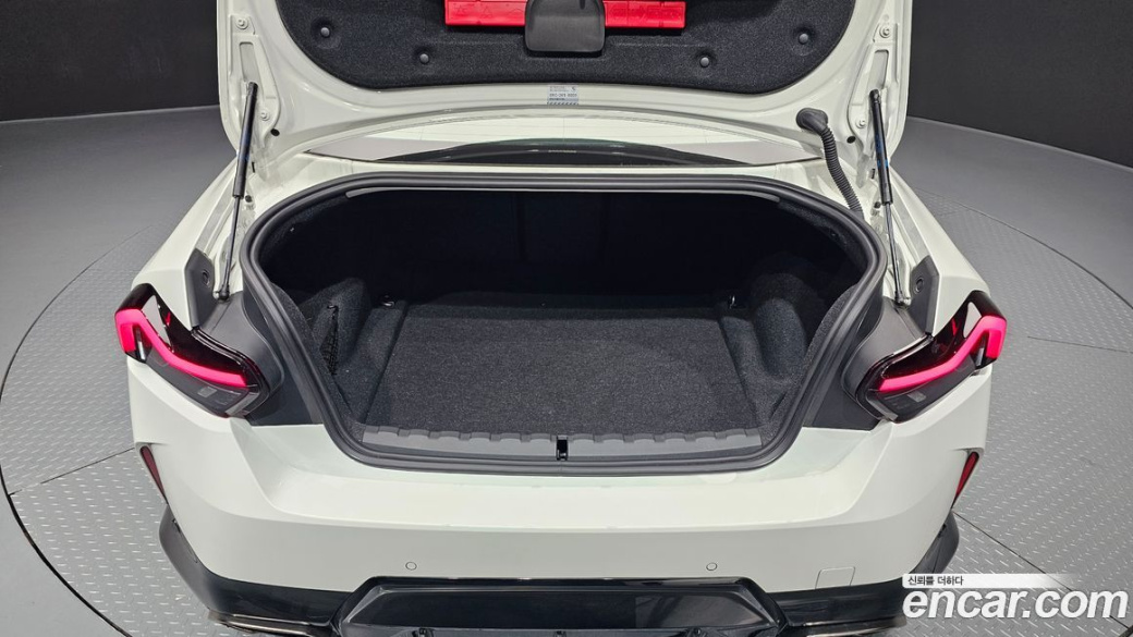 BMW 2-Series M240i xDrive Coupe, 2023