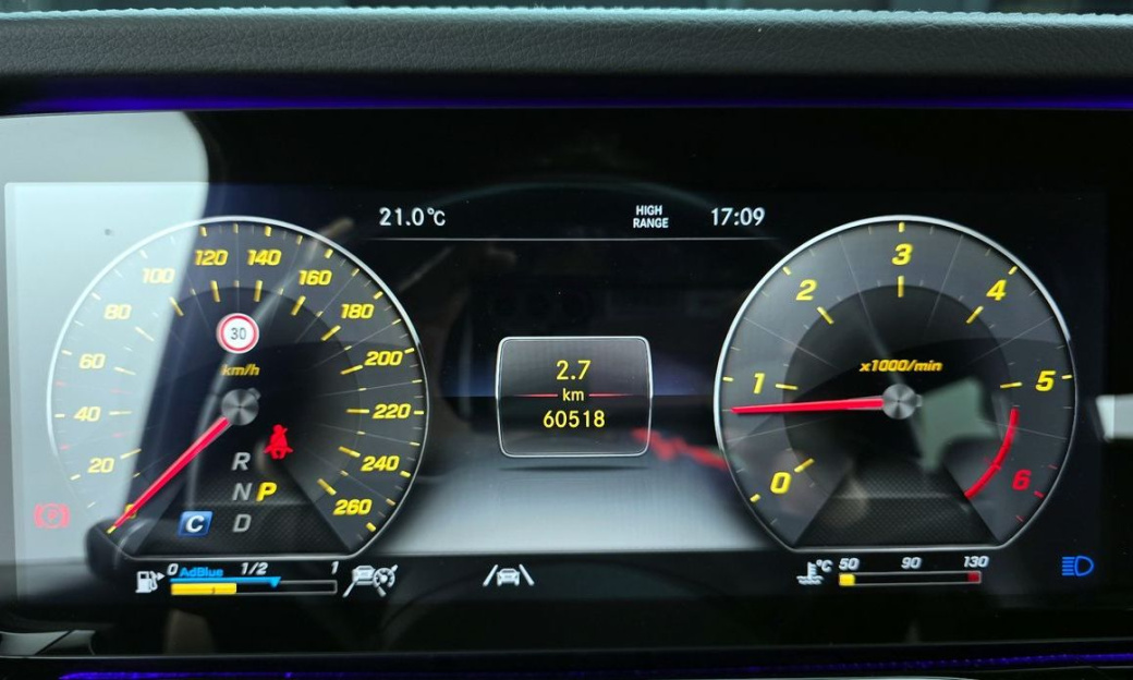 Mercedes-Benz G-Class G400d, 2023