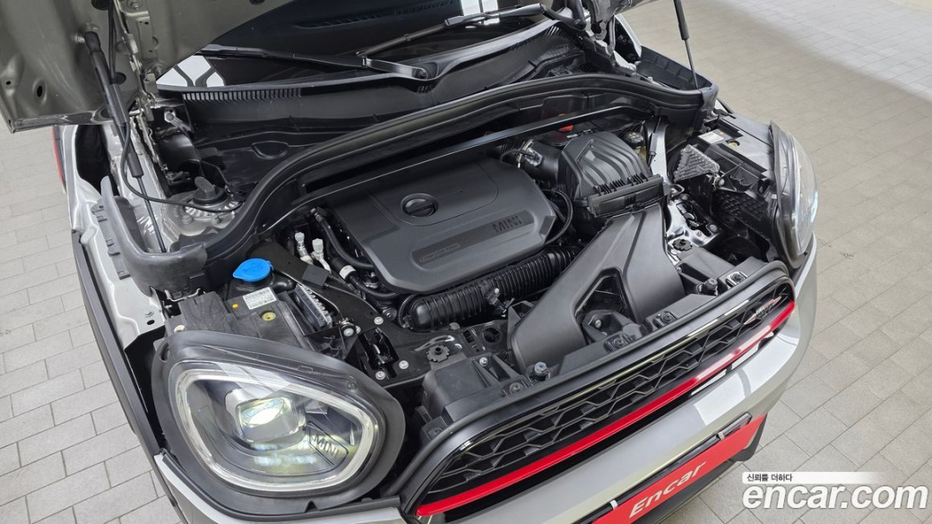Mini Countryman JCW Launch Pack, 2023