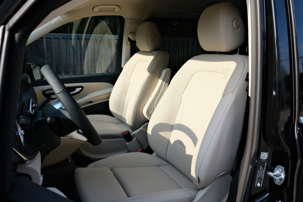 Mercedes-Benz V-Class V300 CDI, 2025