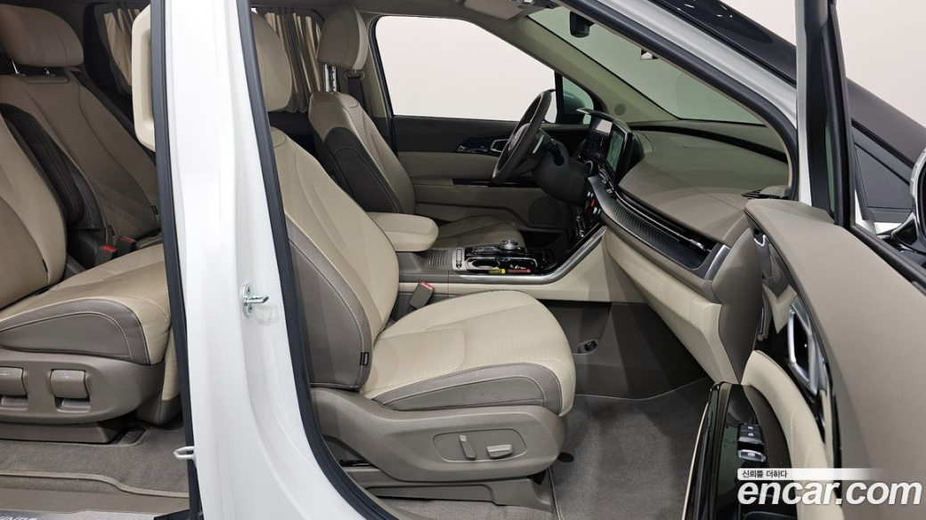 Kia Carnival 7-Seater Hi-Limousine, 2022