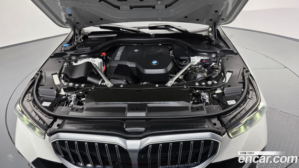 BMW 5-Series 520i M Sport, 2024