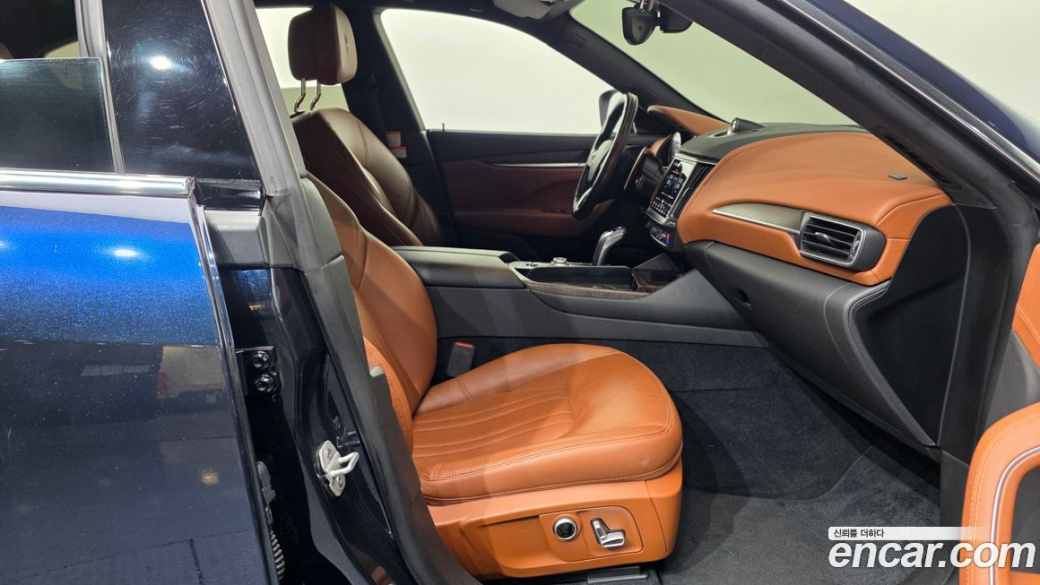 Maserati Levante 2.0 GT AWD, 2022