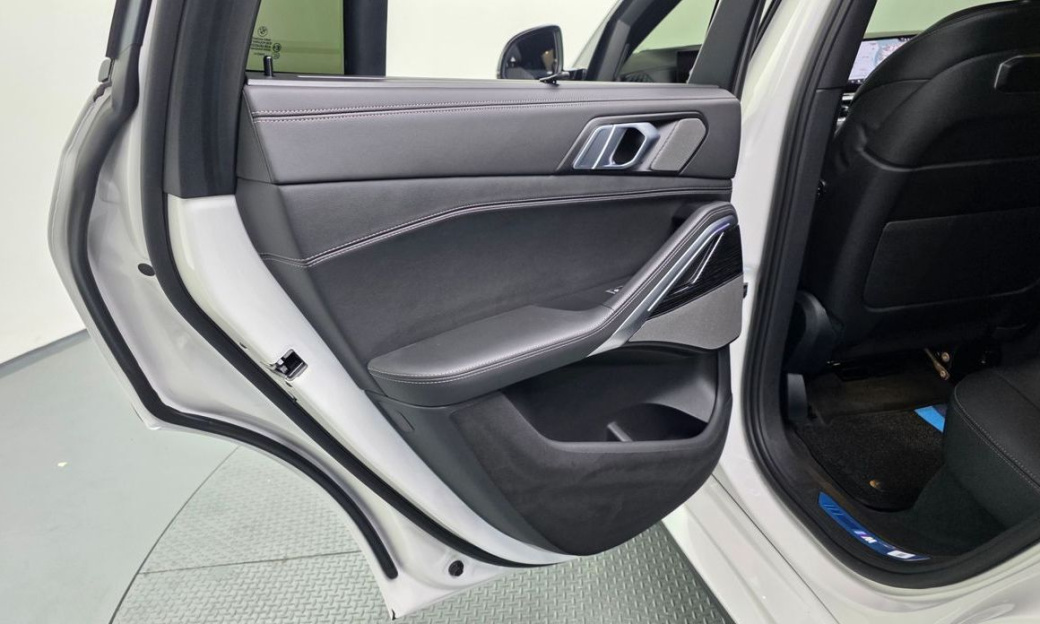 BMW X6 xDrive40i M Sport, 2024