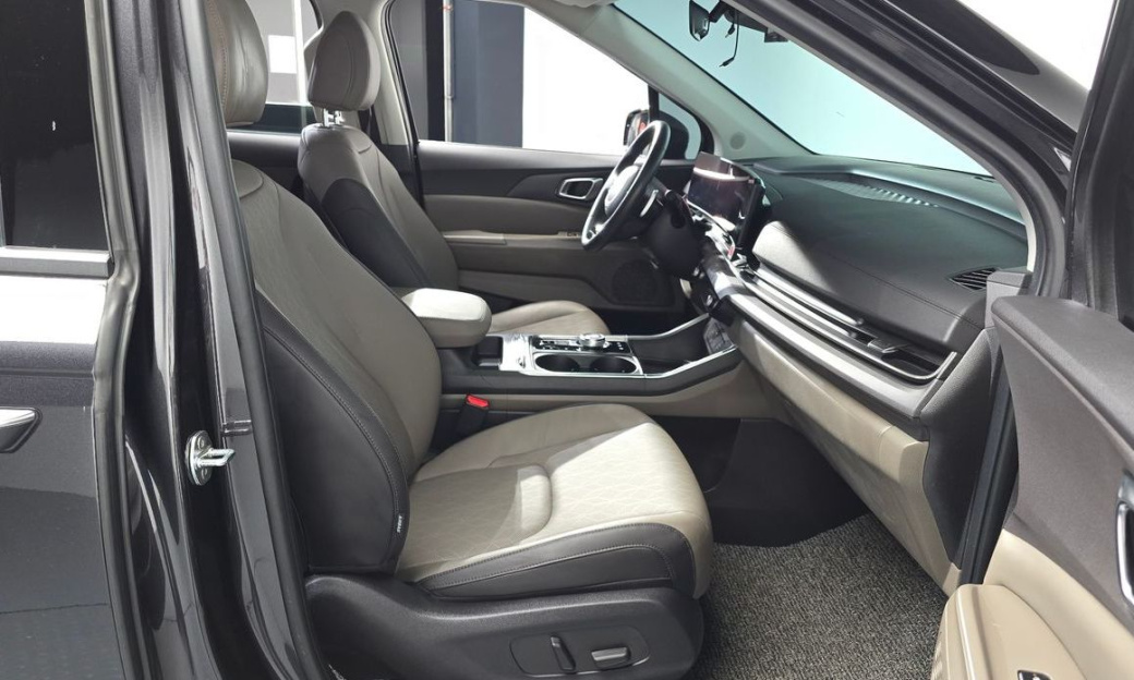 Kia Carnival 9-Seater Noblesse, 2024