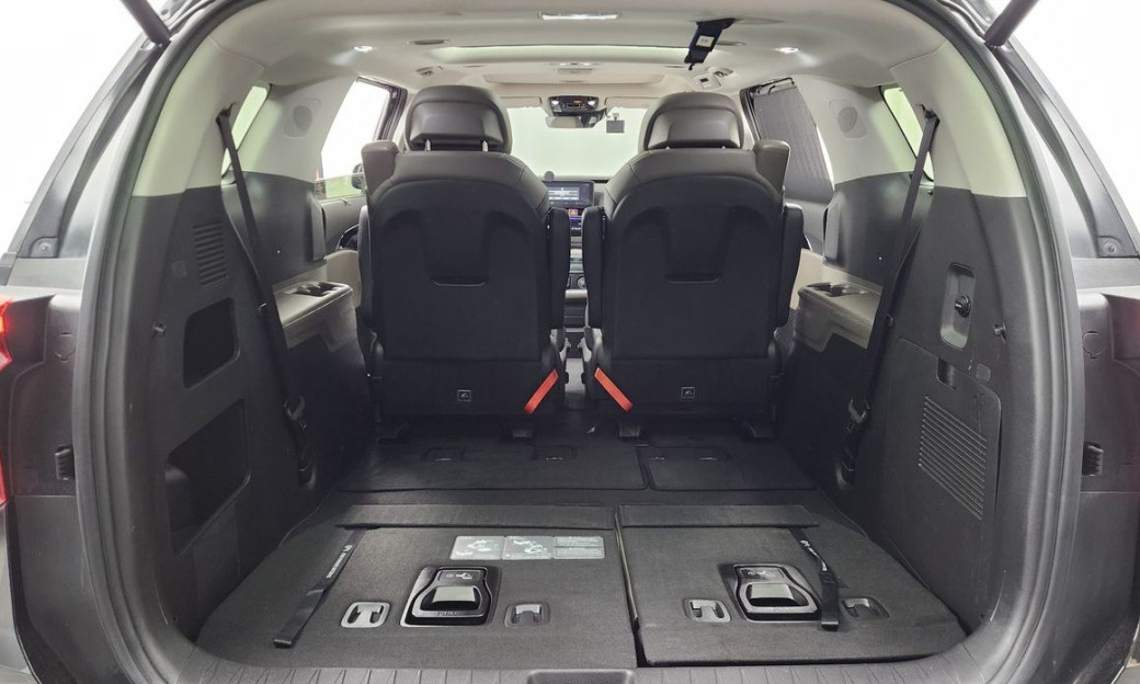 Kia Carnival 7-Seater Gravity, 2025