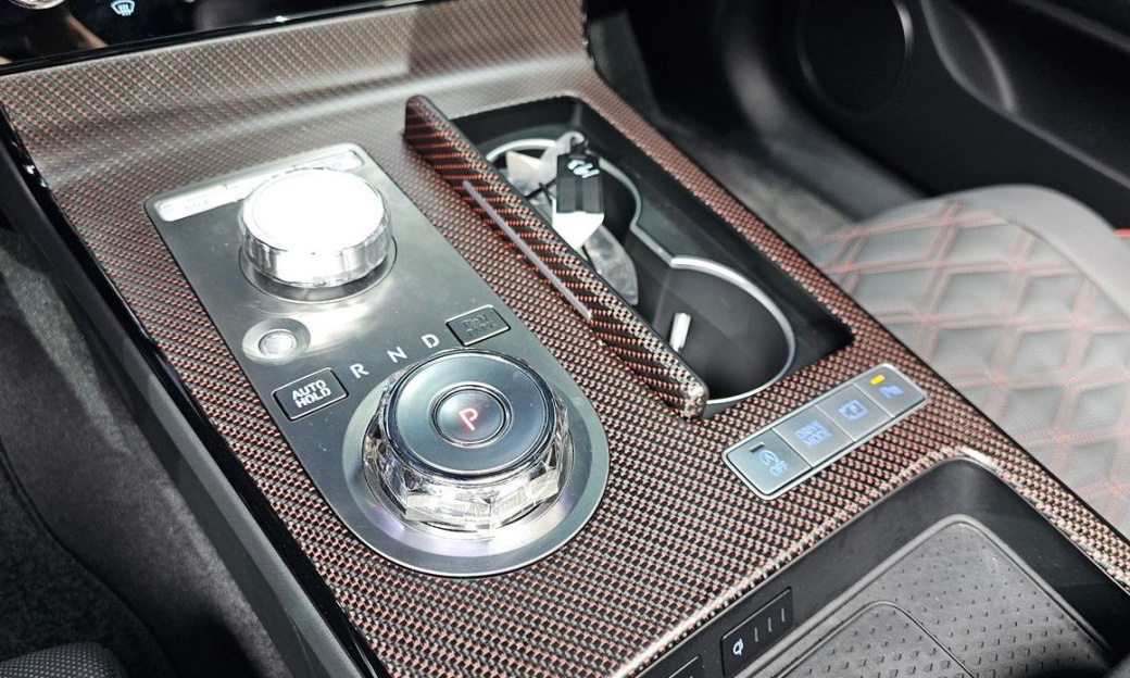 Genesis G80 Gasoline 2.5 Turbo AWD, 2025