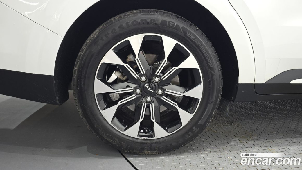 Kia Carnival 9-Seater Signature, 2023