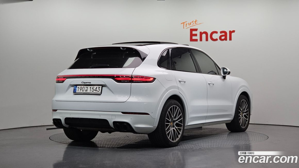 Porsche Cayenne 3.0 PLATINUM EDITION, 2023