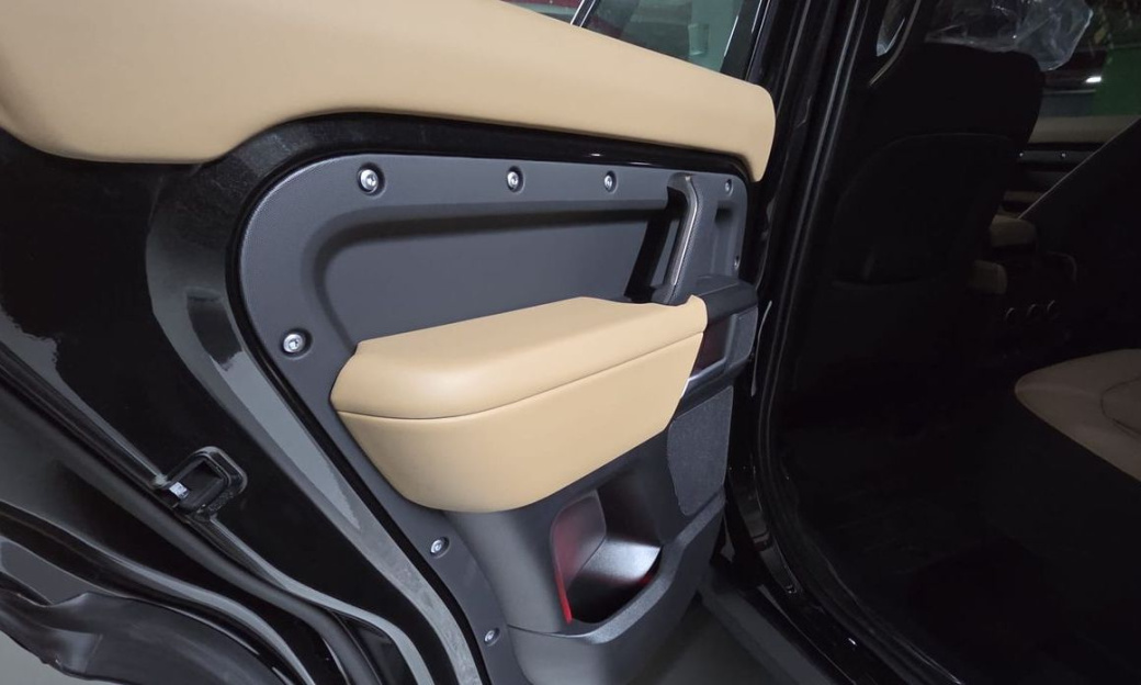 Land Rover Defender 110 P400 X, 2026
