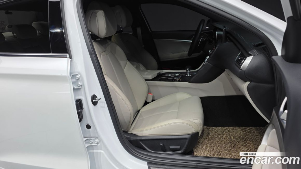 Genesis G70 Gasoline 2.0T 4WD, 2021