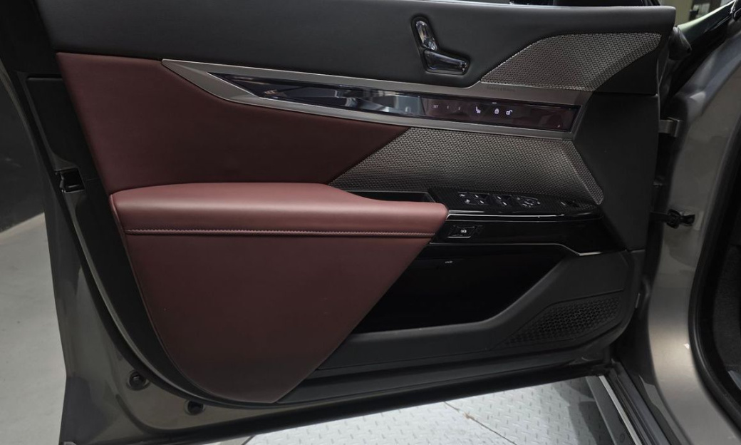BMW 7-Series 740d xDrive M Sport, 2025