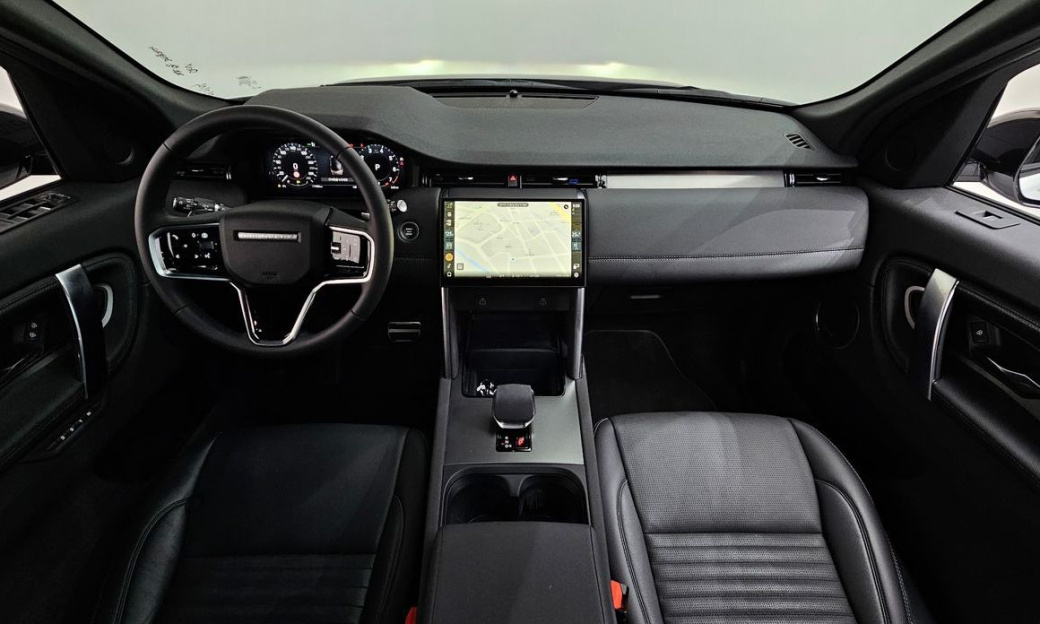 Land Rover Discovery Sport P250 Dynamic SE, 2024