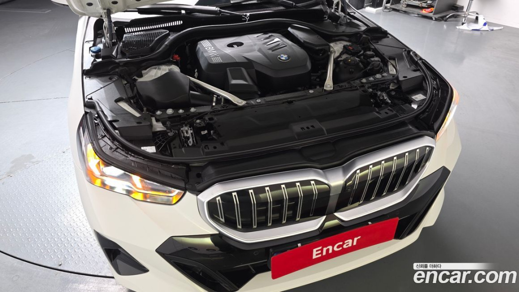 BMW 5-Series 520i M Sport, 2026