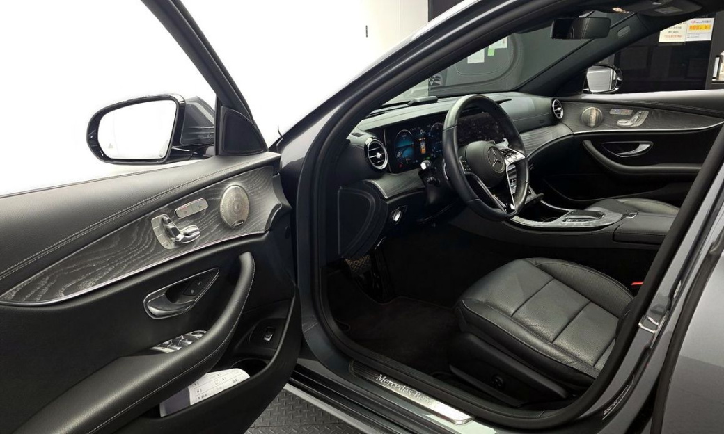 Mercedes-Benz E-Class E350 4MATIC Avantgarde, 2022