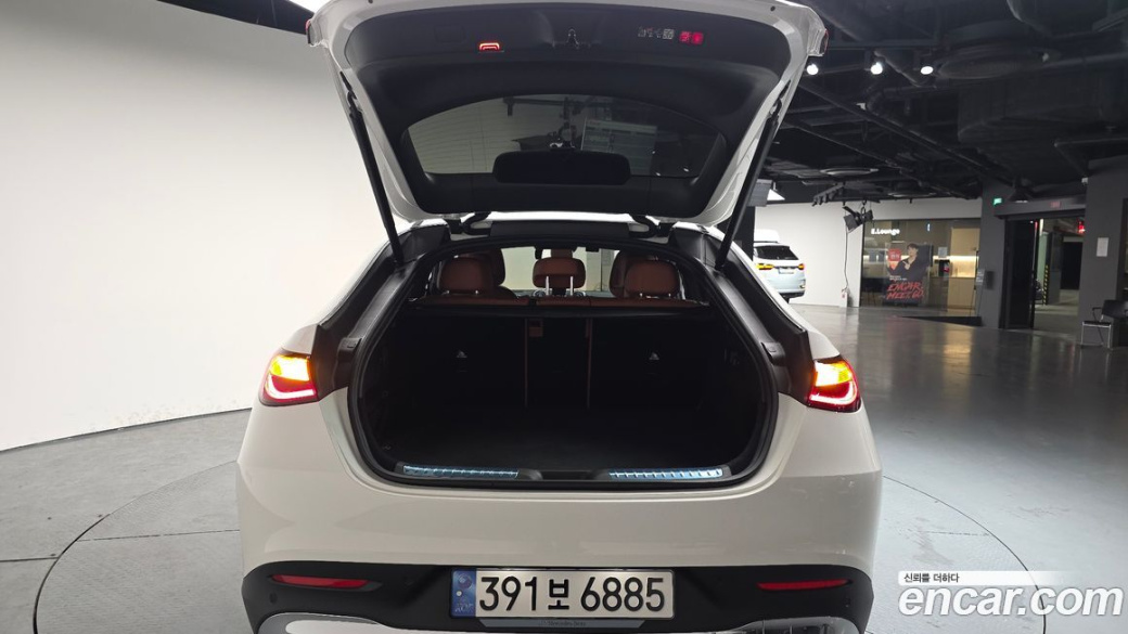 Mercedes-Benz GLC-Class GLC300 4MATIC Avnatgarde Coupe, 2025