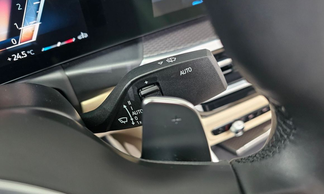 BMW 3-Series 320i M Sport, 2024
