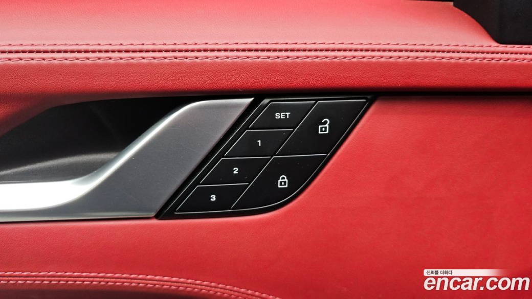 Porsche 911 Carrera 4 GTS, 2023