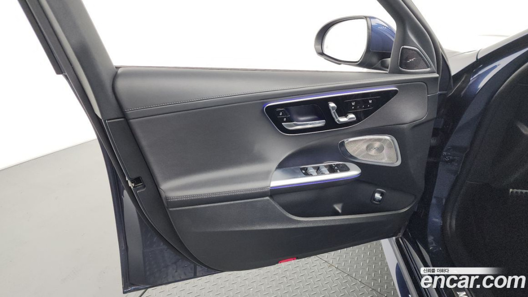 Mercedes-Benz C-Class C300 4MATIC AMG Line, 2024