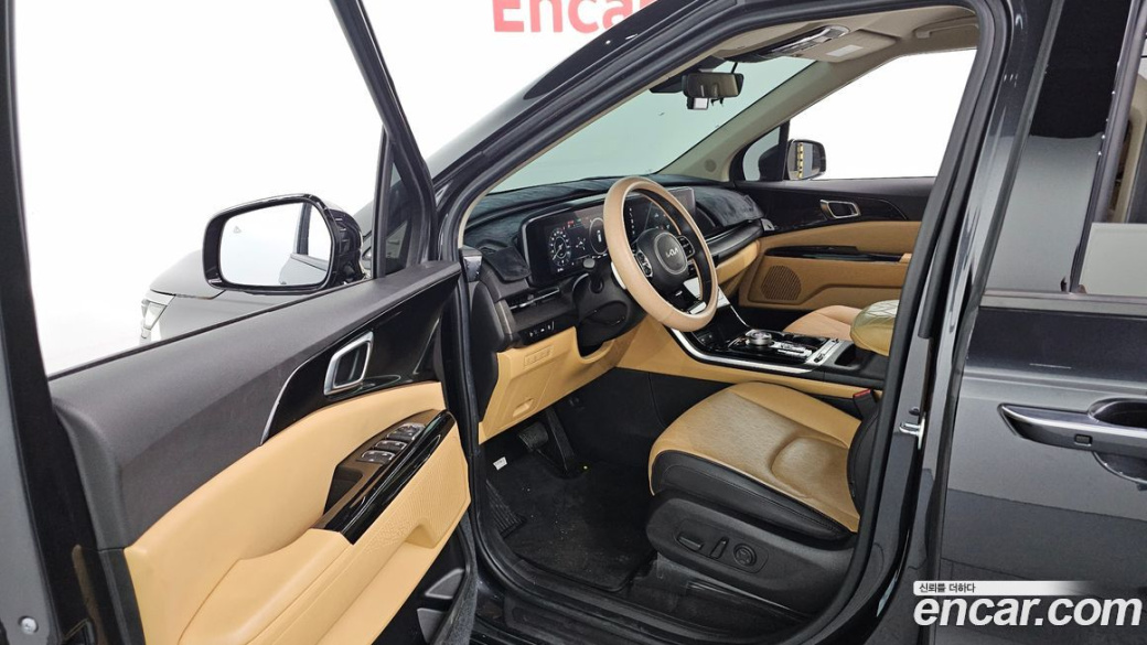 Kia Carnival 9-Seater Noblesse, 2023