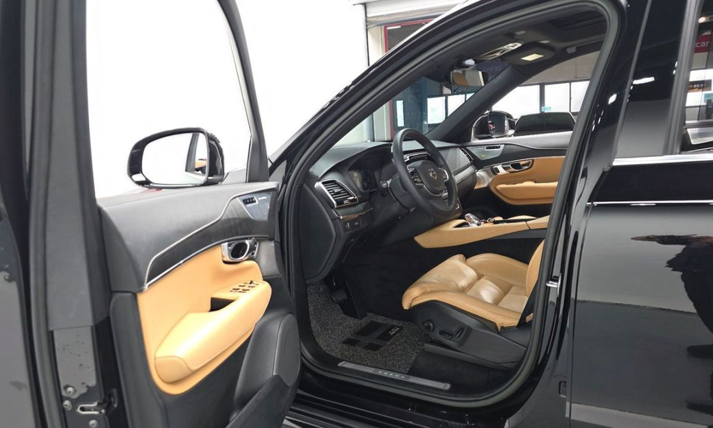Volvo XC90 B6 Inscription, 2022