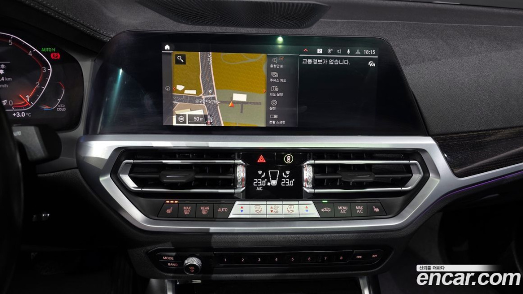 BMW 3-Series 320i Luxury, 2022