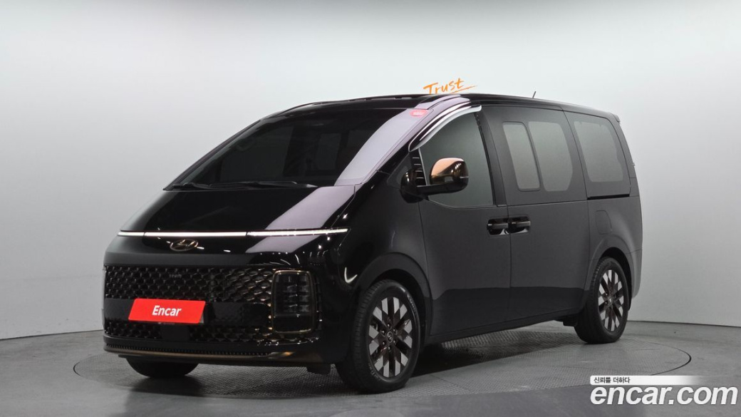 Hyundai Staria Lounge 9-Seater, 2022