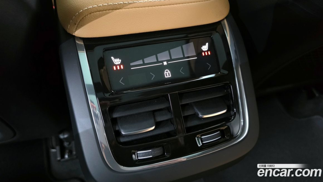 Volvo XC60 B5 Ultimate Bright, 2024