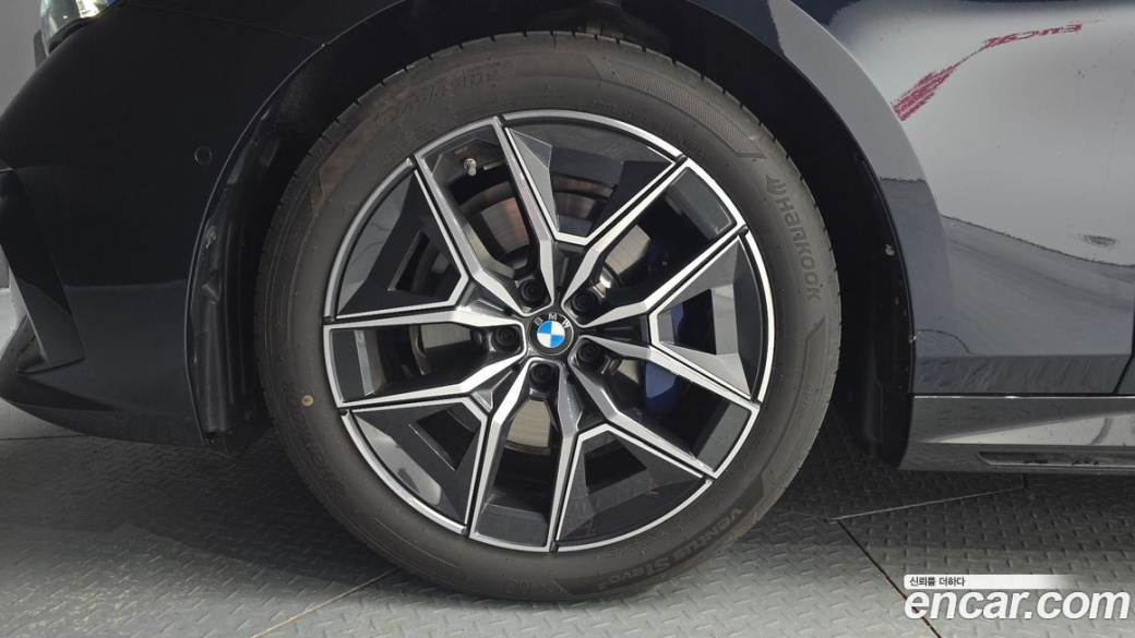 BMW 5-Series 520i M Sport, 2026