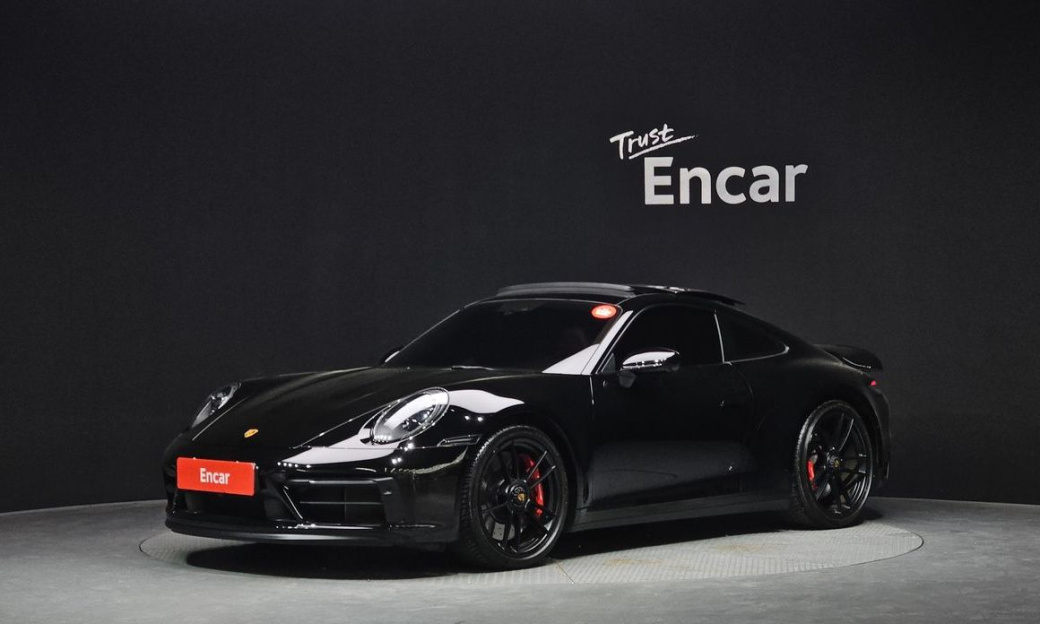 Porsche 911 Carrera 4 GTS, 2023
