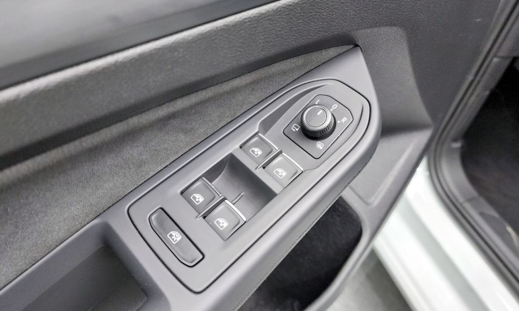 Volkswagen Golf 2.0 TDI Prestige, 2024