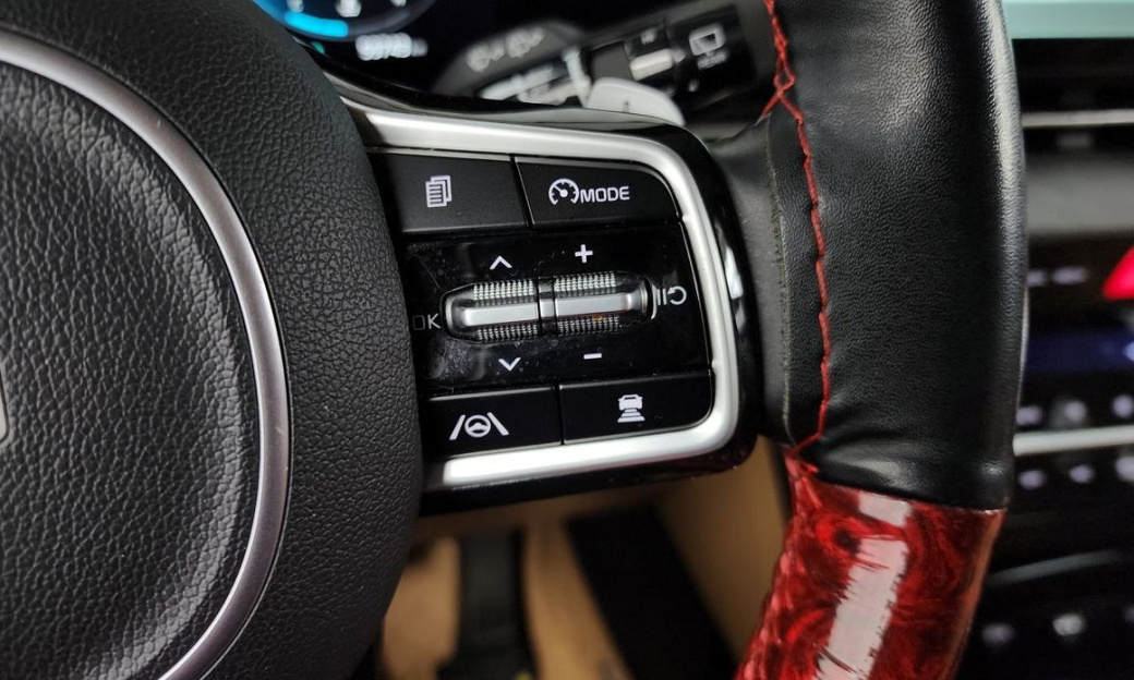 Kia Carnival 7-Seater Signature, 2022