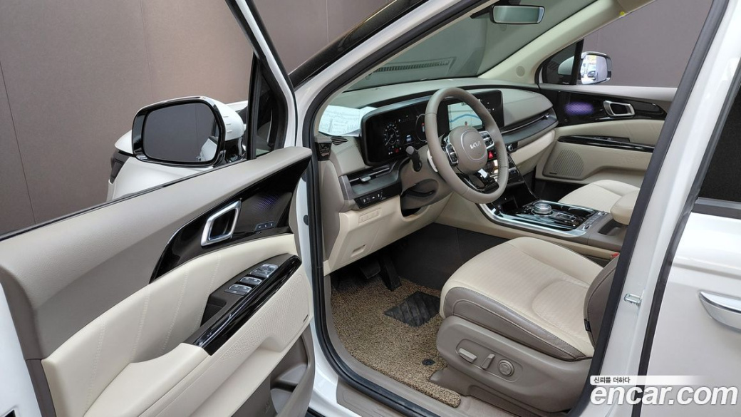 Kia Carnival 7-Seater Signature, 2023