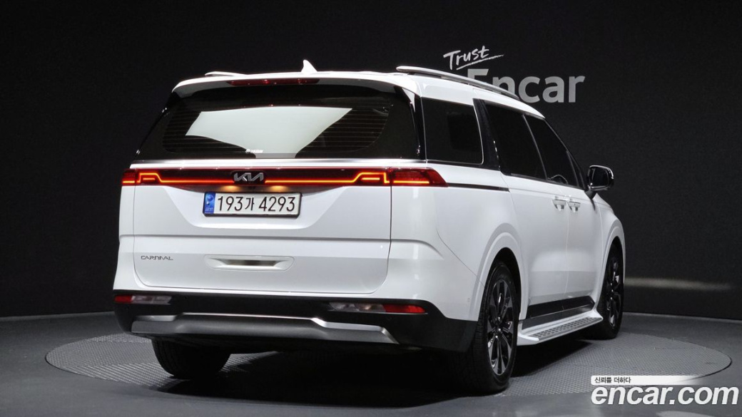 Kia Carnival 7-Seater Signature, 2023