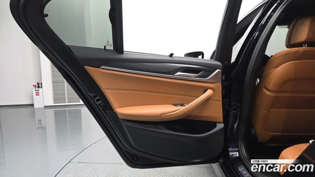 BMW 5-Series 520i M Sport, 2023