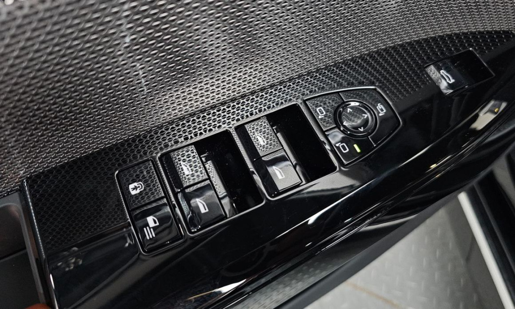 BMW 7-Series 740d xDrive M Sport, 2025