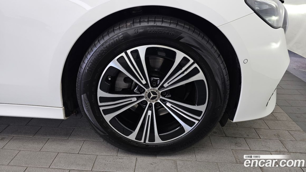 Mercedes-Benz E-Class E200 Avantgarde Limited, 2025