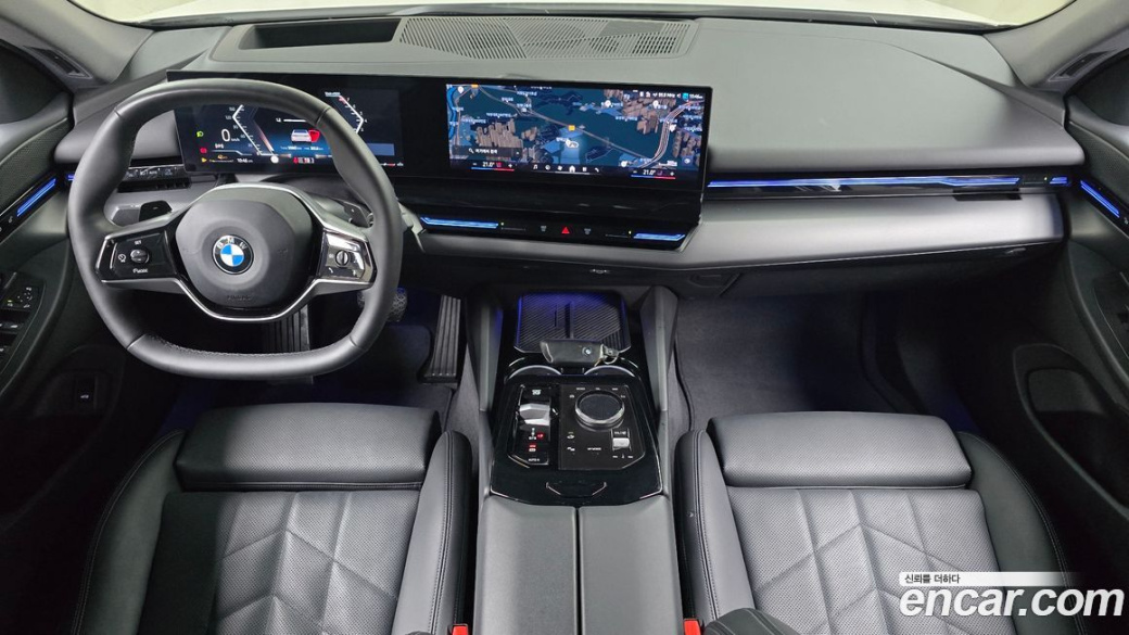 BMW 5-Series 520i, 2024