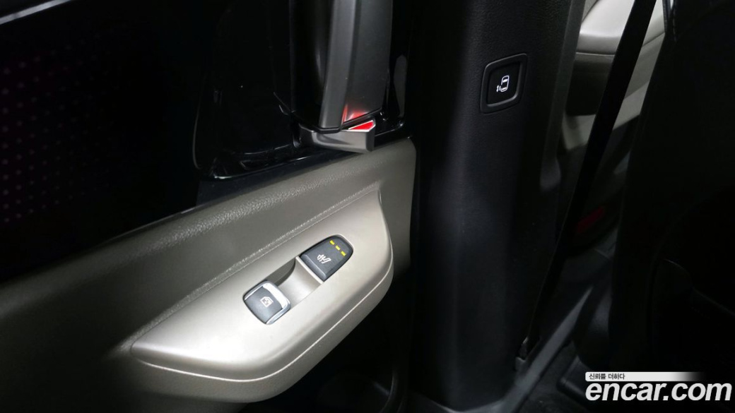 Kia Carnival 9-Seater Signature, 2025