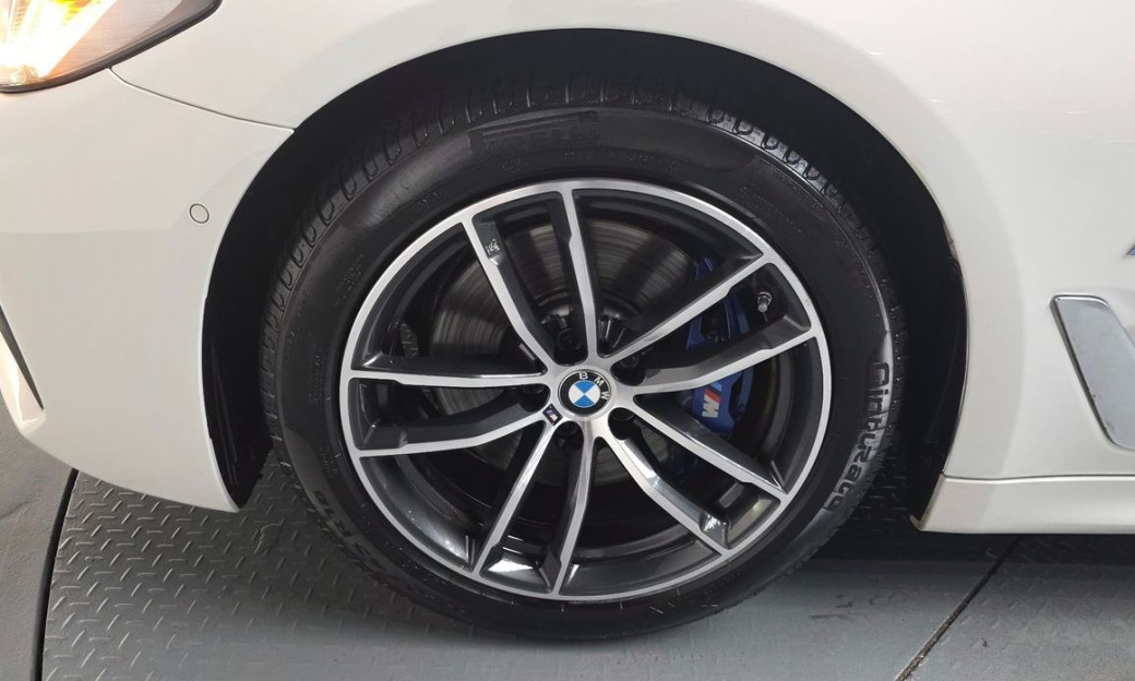 BMW 5-Series 520i M Sport, 2023