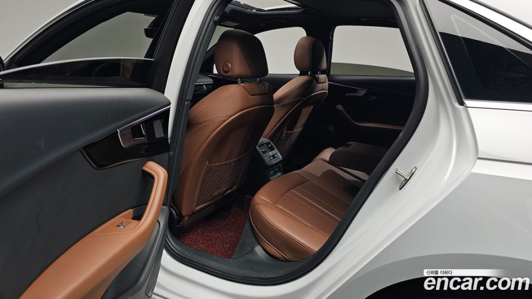 Audi A4 40 TFSI Premium, 2021