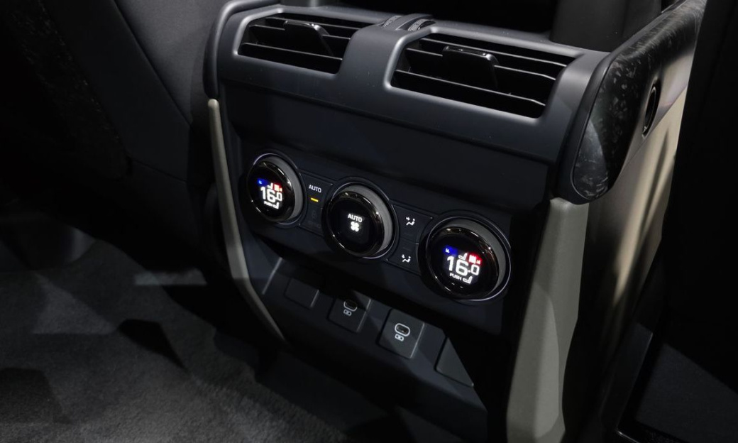 Land Rover Defender 110 P635 Octa Edition 1, 2025